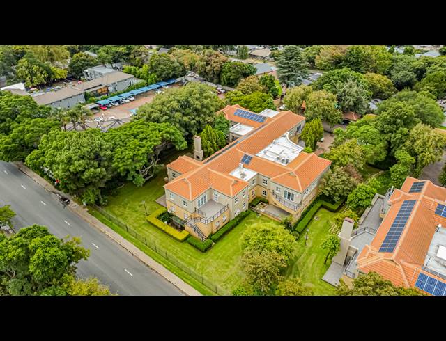 158M² OFFICE TO LET IN FERNDALE